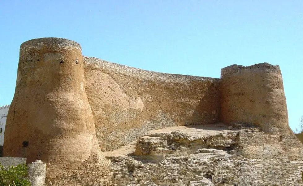 أبراج قلعة تاروت