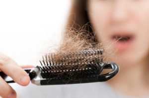 خلطات لعلاج تساقط الشعر