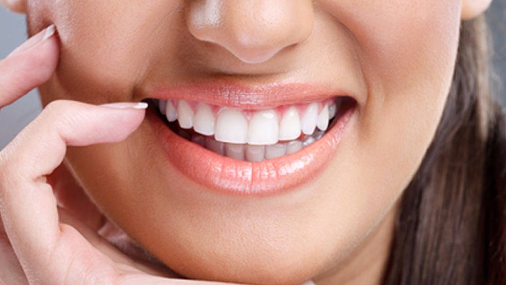  انواع تبييض الاسنان واسعارها