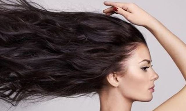 طريقة استخدام زيت الحشيش لتكثيف الشعر