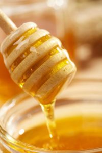 قنصلية كمية كبيرة اللون الرمادي  فوائد العسل لدهون الكبد هل العسل يعالج دهون الكبد؟ فوائد العسل للكبد