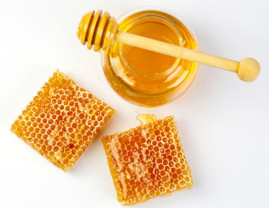  العسل للفطريات الفم